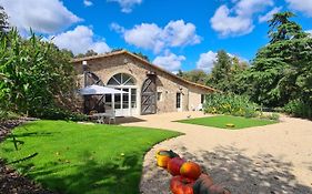 Gite Le Puy Martineau Piscine Privee Interieure Chauffee A 10 Min Du Puy Du Fo